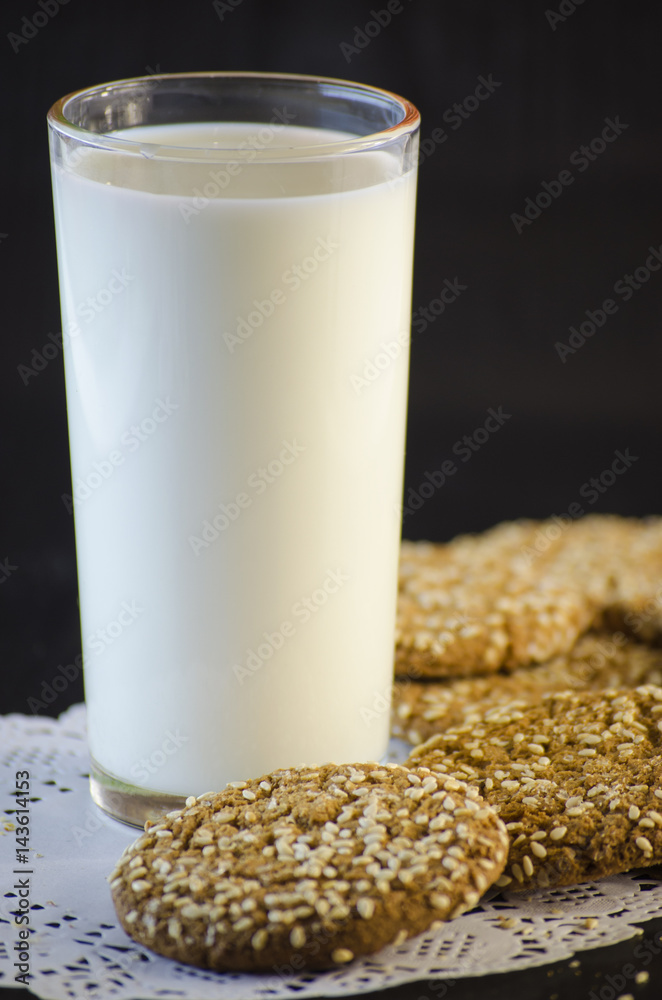 Milk and oatmeal cookies Milk and oatmeal cookies