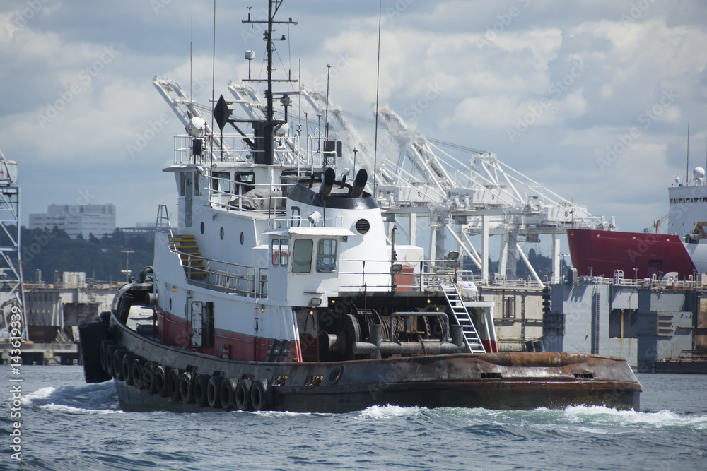 Tug on Elliott Bay