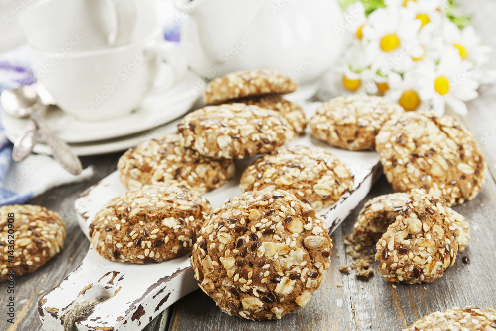 Oatmeal cookies with raisins Oatmeal cookies with raisins