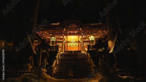 夜の三峯神社本殿