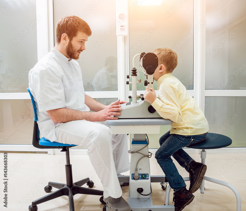 Synoptophore. Strabismus treatment. Squint test. Orthoptics. Synoptophore. Strabismus treatment. Squint test. Orthoptics.