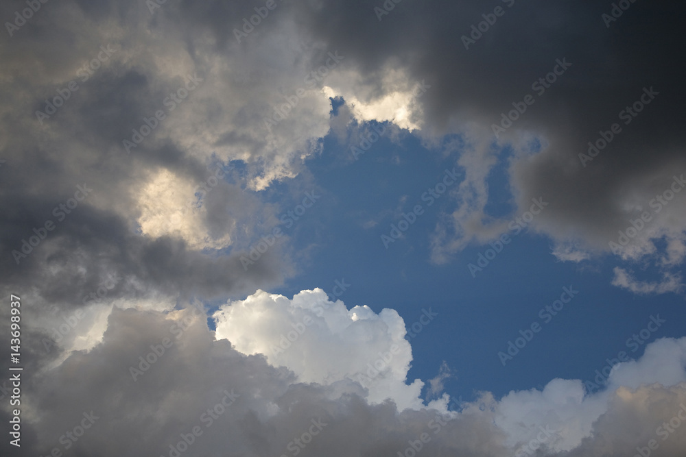 Obraz premium Gathering Storm Clouds And Sunset Light Number 11