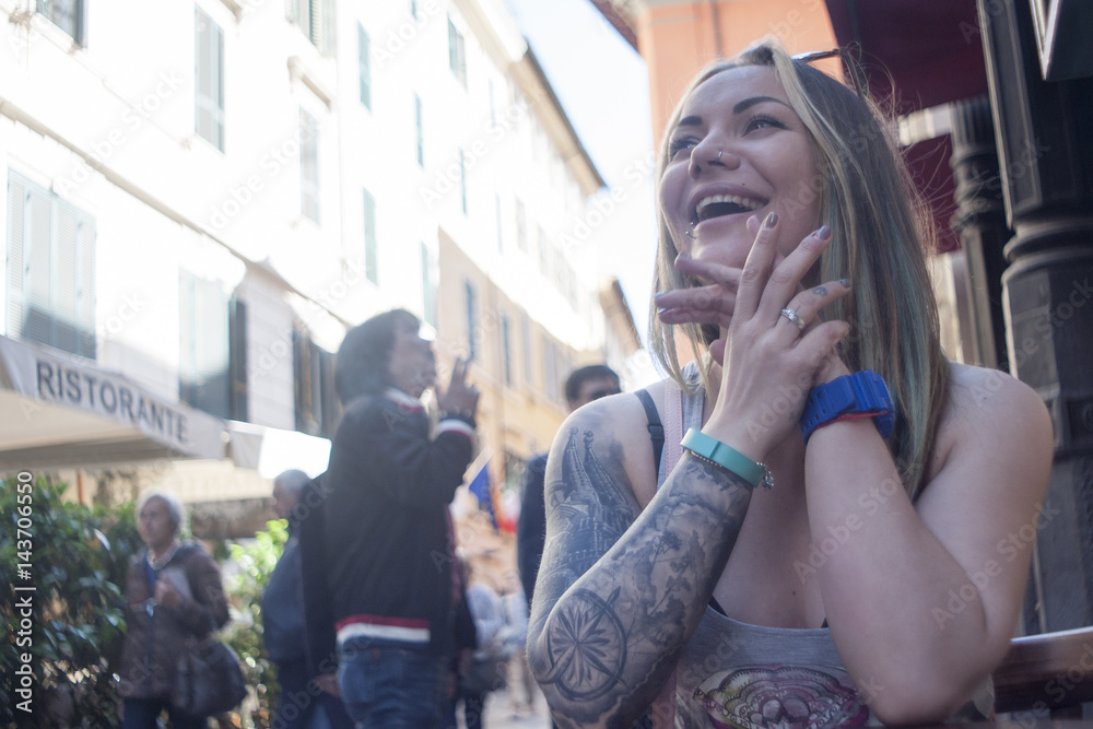 Fototapeta premium tattoo girl