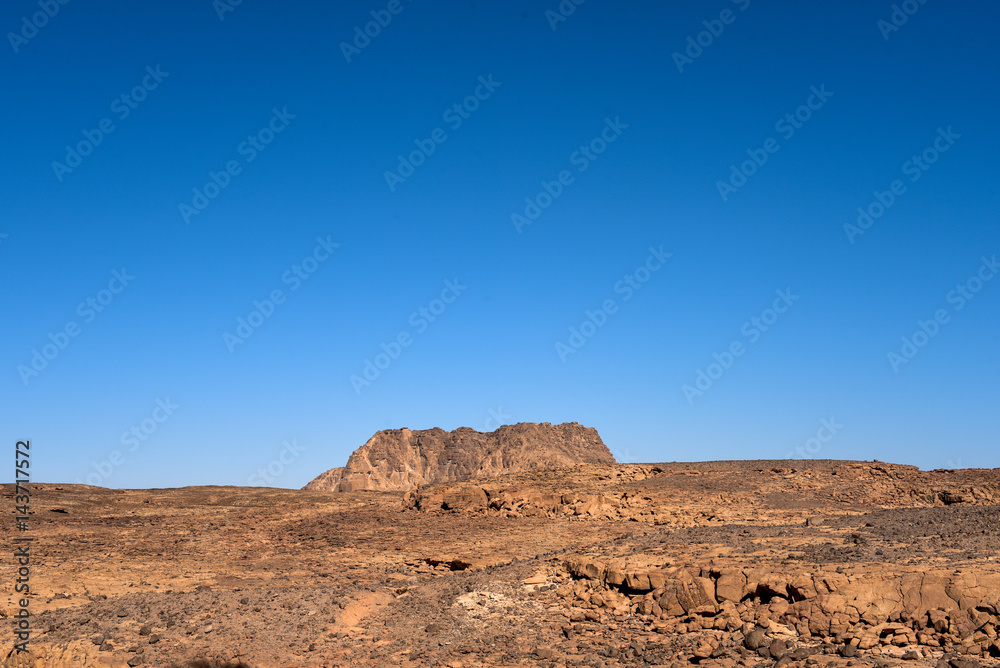 Mountain ranges in the deserts