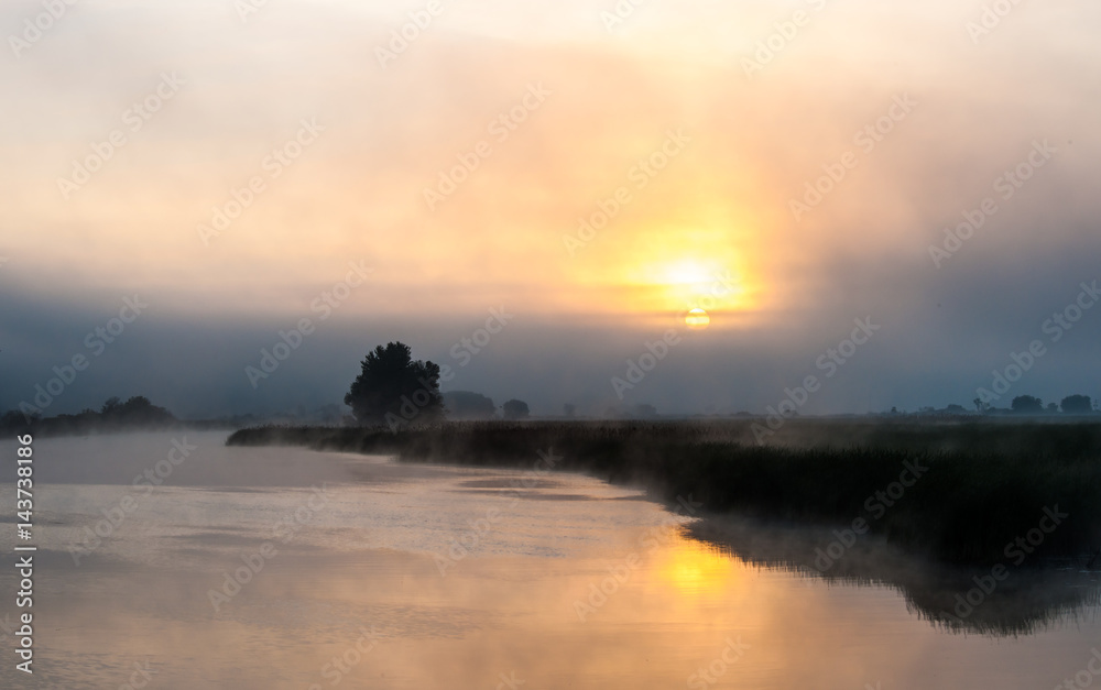 Fototapeta premium Summer fog on the river
