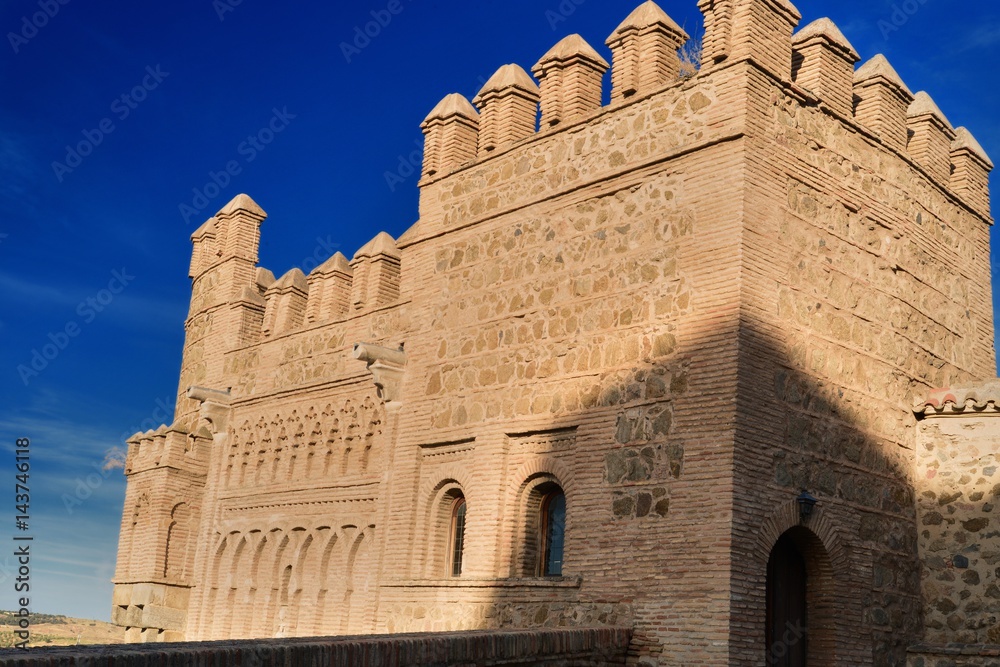 Muralla musulmana en Toledo y Puerta del Sol