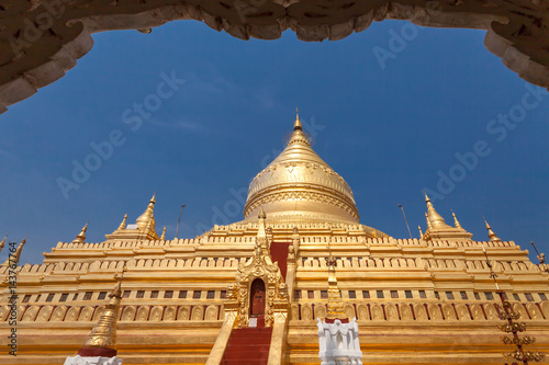 Shwe zi gon pagoda or Paya Temple in Nyaung-U Bagan, Myanmam, Burma