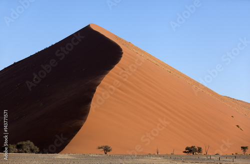 Sanddüne 45 im Sonnenuntergang in dem Namib Naukluft National Park, Soussusvlei, Namibia, Afrika