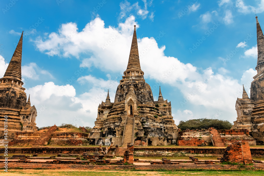 Obraz premium Famous temple area Wat Phra Si Sanphet, Former capital of Thailand in Ayutthaya