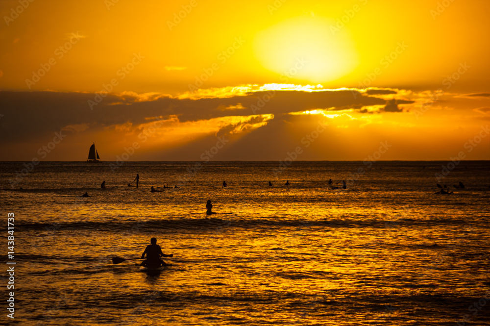 Sunset at Waikiki beachww Sunset at Waikiki beachww