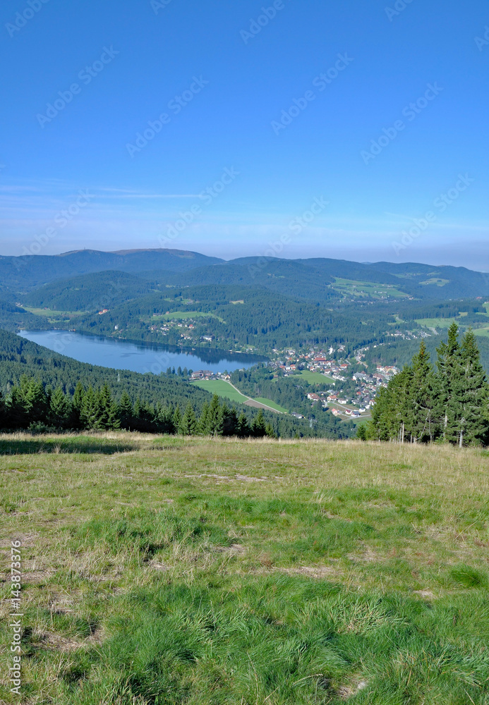 Blick auf den beliebten Titisee im Schwarzwald,Baden-Württemberg,Deutschland