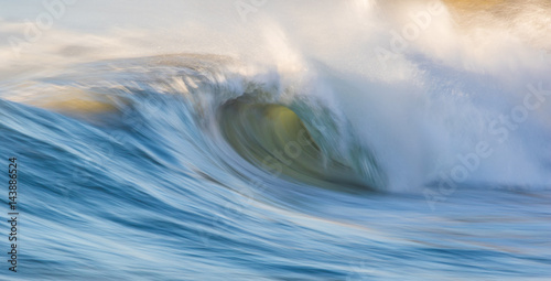 Photos Epic waves crashing on the ocean along the coast of south africa