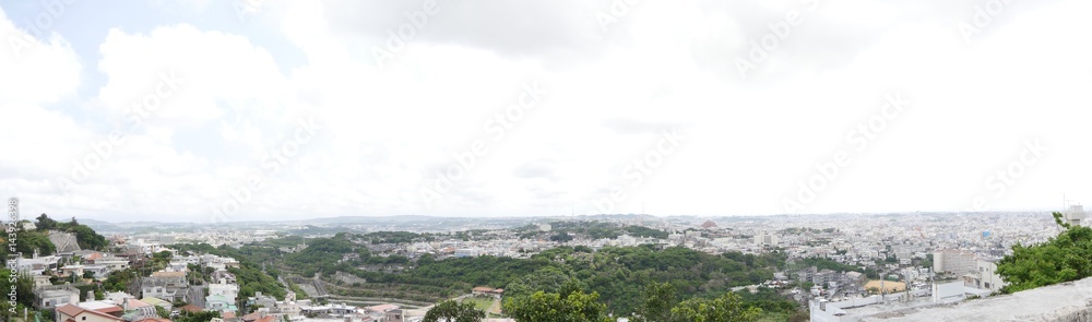 沖縄の首里城から見える風景パノラマ