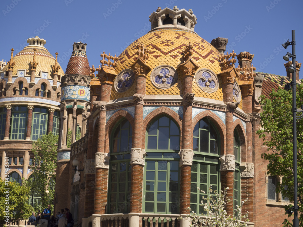 Fototapeta premium Recinto modernista del Hospital de la Santa Cruz y San Pablo declarado por la UNESCO patrimonio de la humanidad , en Barcelona, Abril 2017