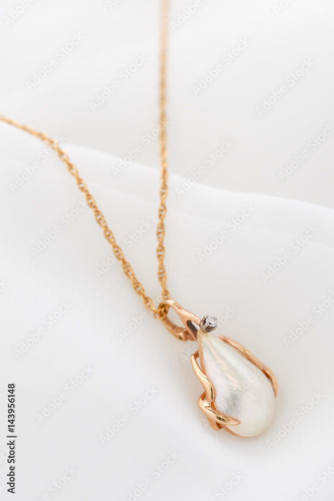 Fototapeta premium gold necklace