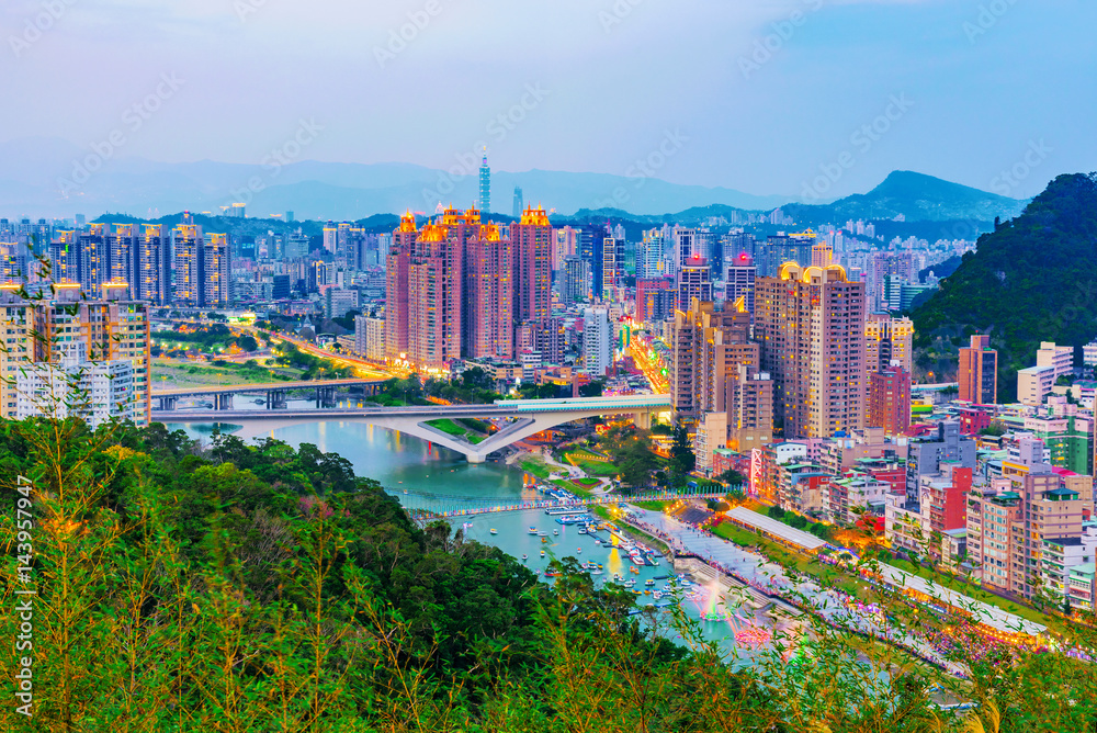 Obraz premium Mountain view of New Taipei Xindian