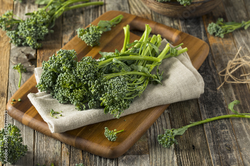 Raw Green Organic Broccolini