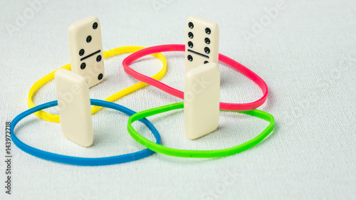 Quadro su tela Domino represent human teams with different psyhological traits based on DISK model