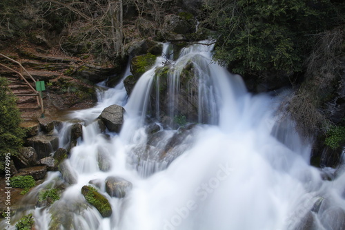 Fototapeta Naklejka Na Ścianę i Meble -  Water flowing from the rocks