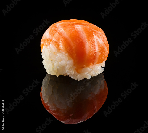 Tableau sur toile Temari sushi with salmon over black