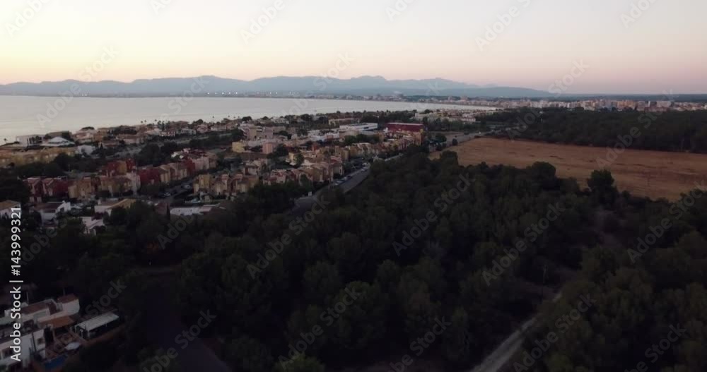 Drone flight at sunset over Palma der Mallorca
Drone flight at sunset over Palma der Mallorca