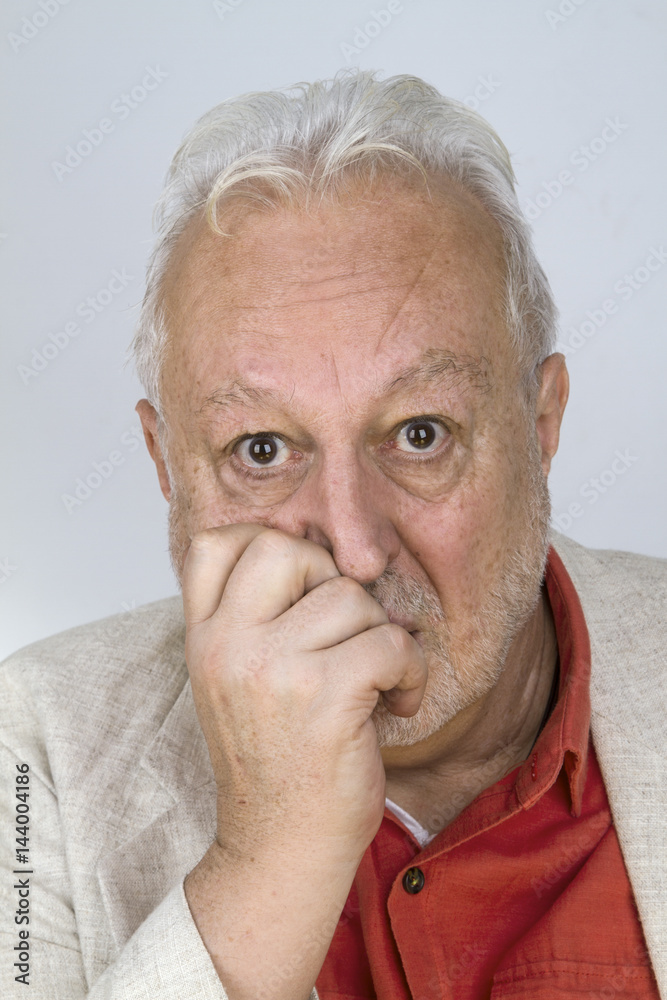 Senior in Angst und Panik Senior in Angst und Panik
