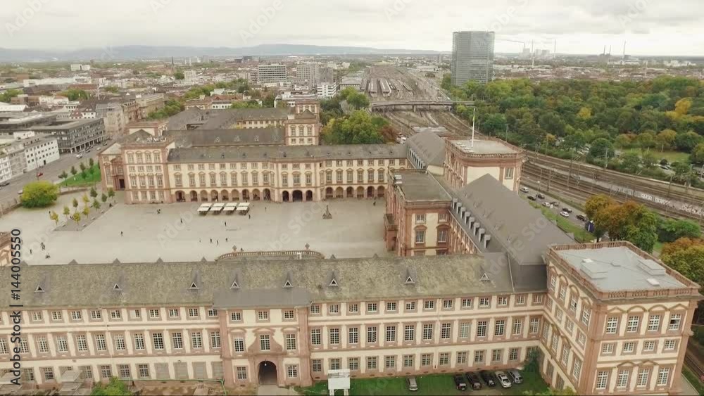 Drone flight over Mannheim University castle
Drone flight over Mannheim University castle