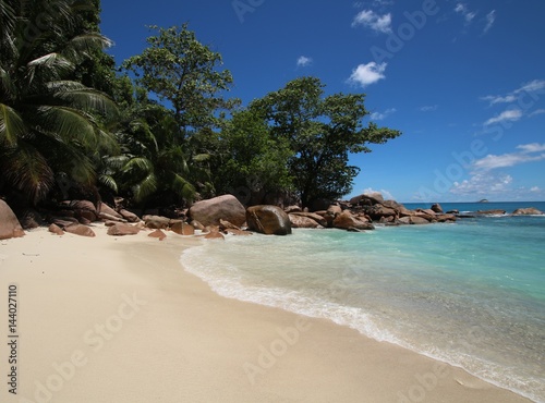 Anse Lazio Beach, Praslin Island, Seychelles, Indian Ocean, Africa / The beautiful white sandy beach is bordered by large red granite rocks. 