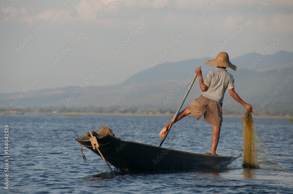 Naklejka premium Pêcheur birman