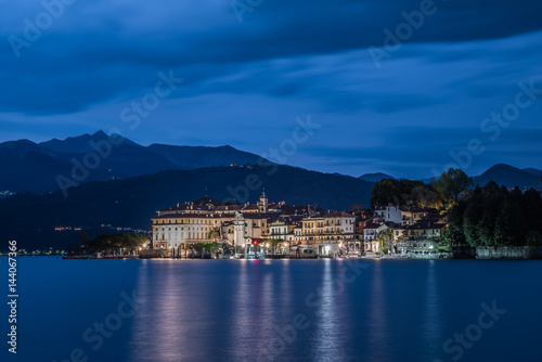 Isola Bella nell'ora blu- Lago Maggiore © alessandrogiam