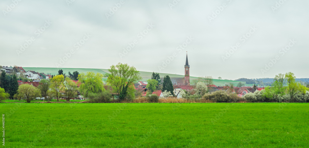 Deutschland Saarland Webenheim im Bliesgau Detail Panoramaformat im Frühling in satten Farben