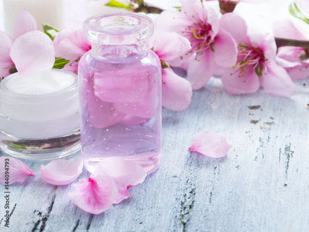 fresh as Spring, natural cosmetics with flowers fresh as Spring, natural cosmetics with flowers