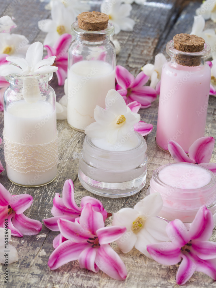 fresh as Spring, natural cosmetics with flowers fresh as Spring, natural cosmetics with flowers