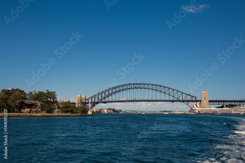 Sydney Harbour Bridge © thosti57