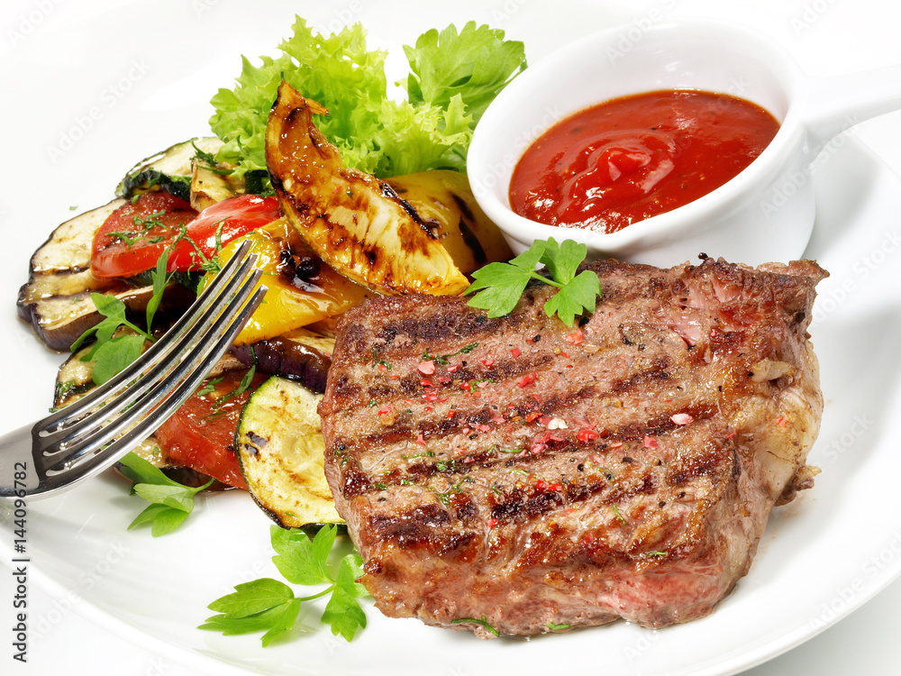 Rindersteak mit Grillgemüse Rindersteak mit Grillgemüse