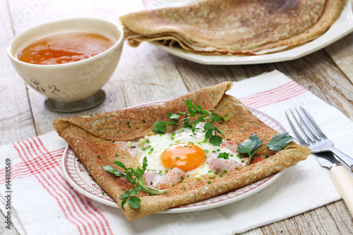 Fotografie galette sarrasin, buckwheat crepe, french brittany cuisine
