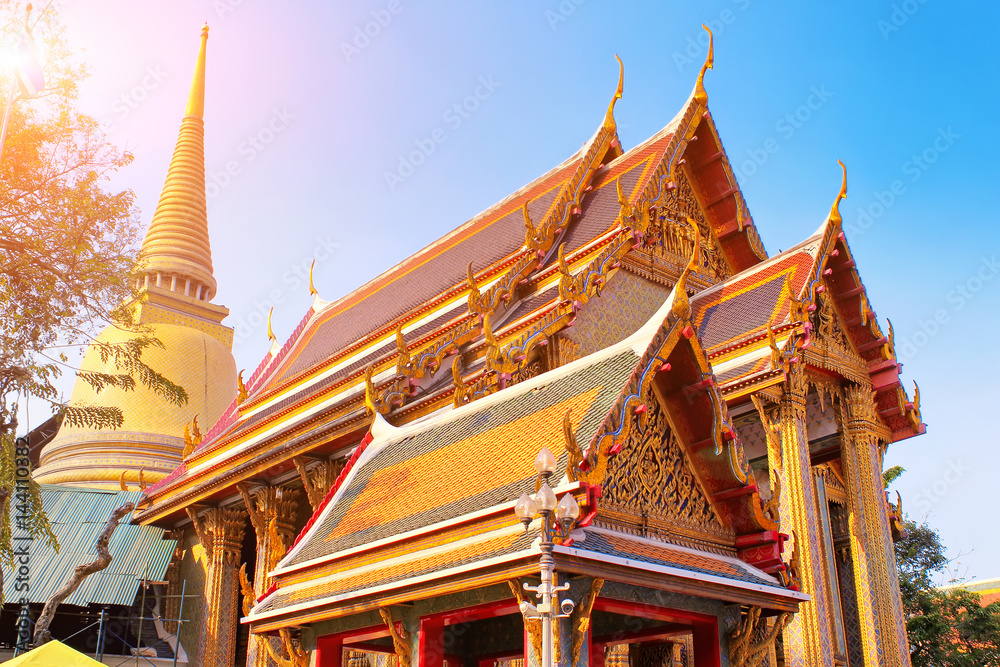 Fototapeta premium Temple of the Emerald Buddha at sunset, Thailand, Bangkok, Wat Phra Kaew.