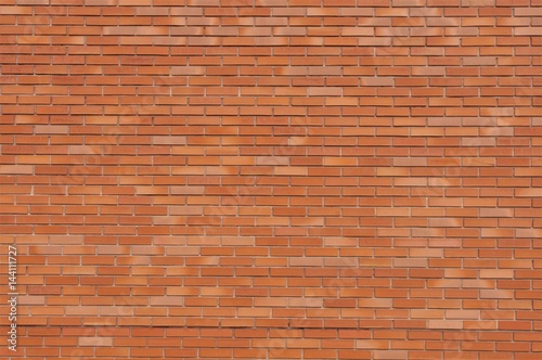 mur z czerwonej cegły