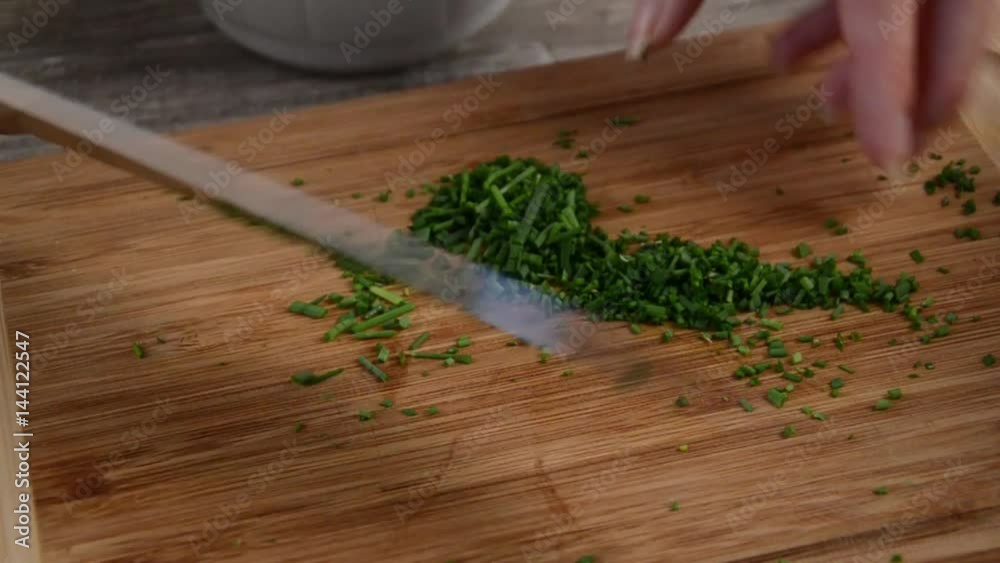 sliced chives