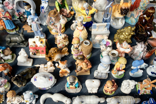 ceramic figurines in market