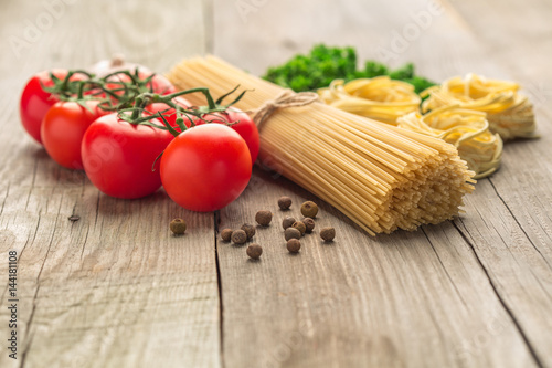 spaghetti and tagliatelle with ingredients