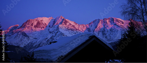 Valokuva Mont Blanc au soleil couchant