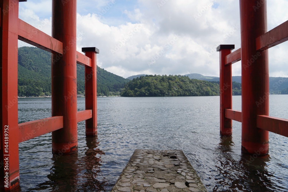 Ashinoko hakone lake views from torii door - (Kanagawa prefecture - Japan) Ashinoko hakone lake views from torii door - (Kanagawa prefecture - Japan)
