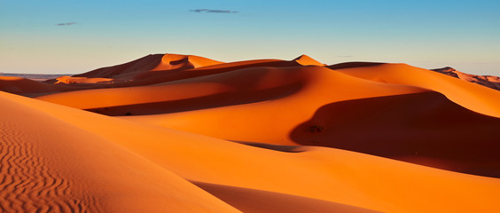 Poster Woestijnlandschap Zandduinen in de Sahara Marokko  © Artur Nyk
