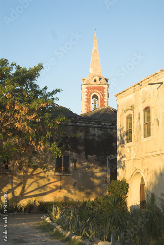 Ilha de Moçambique, Mozambique: A shady lane in the lee of Igreja de Misericordia (Church of Mercy)