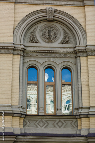 Facade of a building with windows. The building is constructed 1850-1890