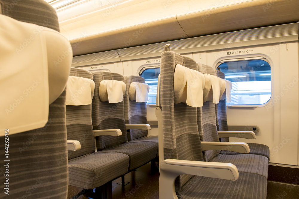 東北新幹線の車内 Stock 写真 Adobe Stock