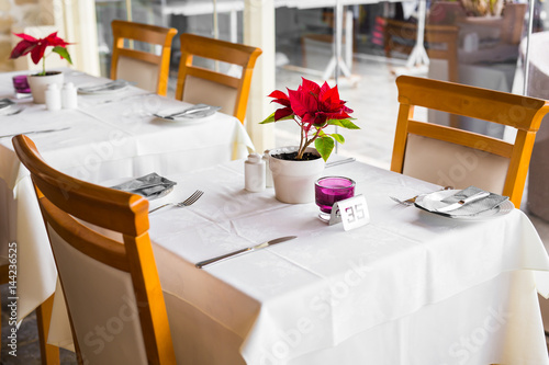Bild auf Leinwand Street cafe. Cozy outdoor restaurant