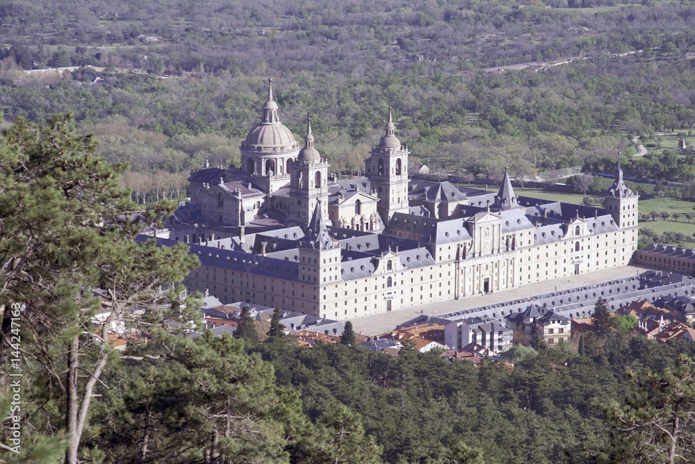 Monasterio de San Lorenzo de El Escorial, visto desde el monte Abantos. Comunidad de Madrid. España