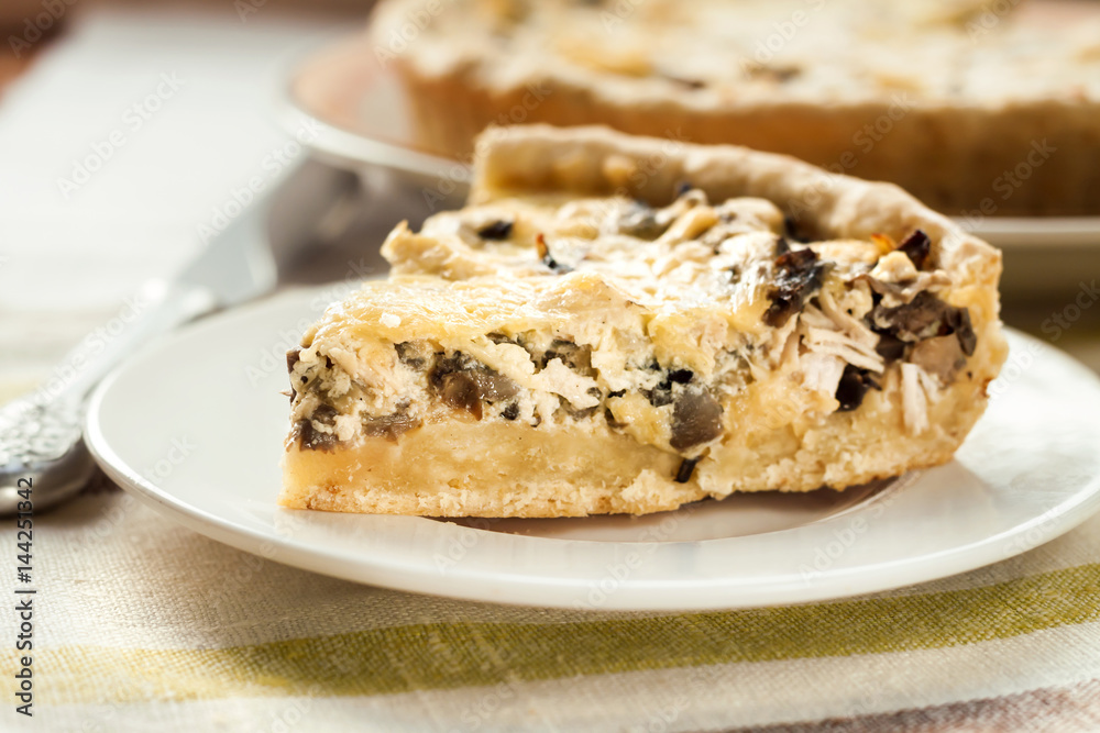 Chicken tart with mushrooms and cheese Chicken tart with mushrooms and cheese